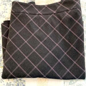 EP PRO Ladies Golf Skirt Size 8 Grey with pink and light grey pin stripes